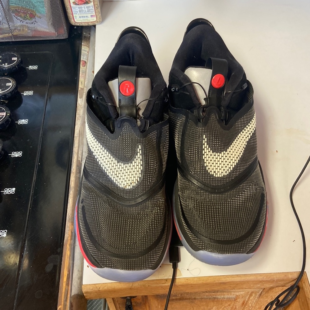 Version 2.0 Nike adapt BB year 2020 never used them auto tying shoe laces shoes